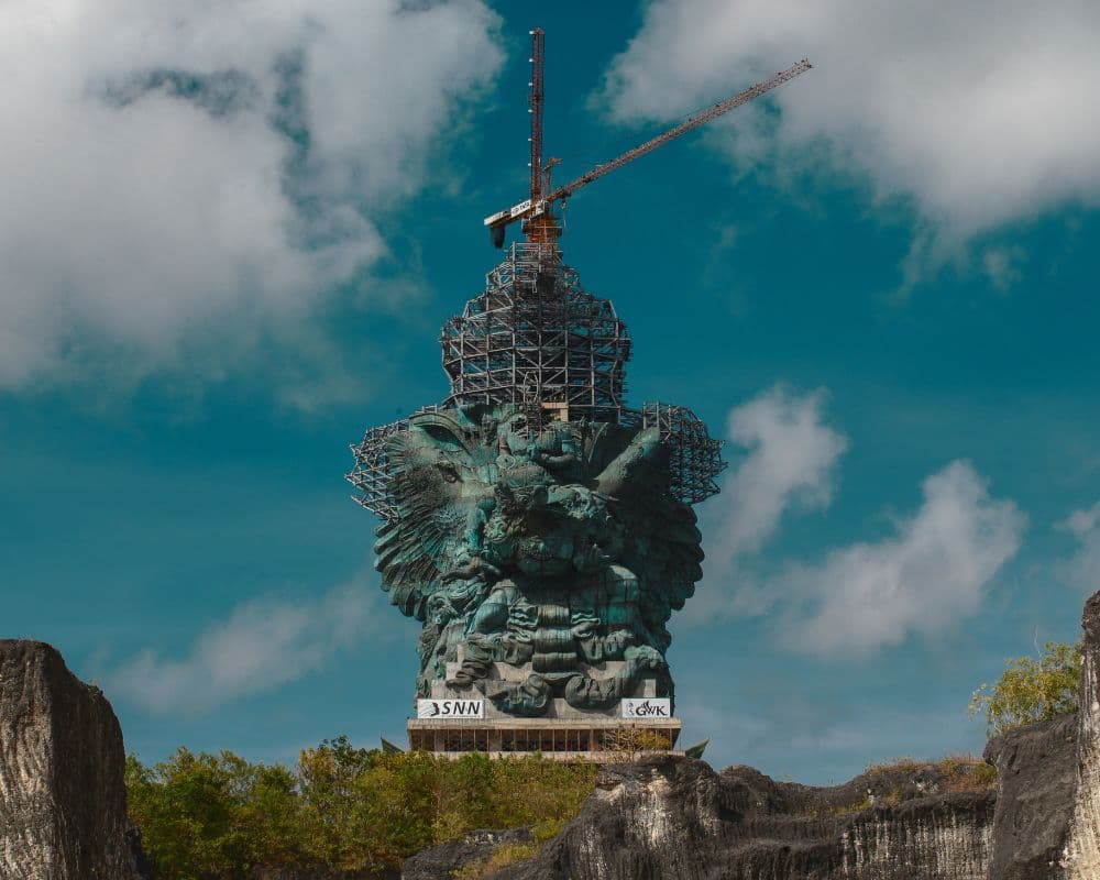 Sesulit Apa Pembangunan Patung Garuda Wisnu Kencana?