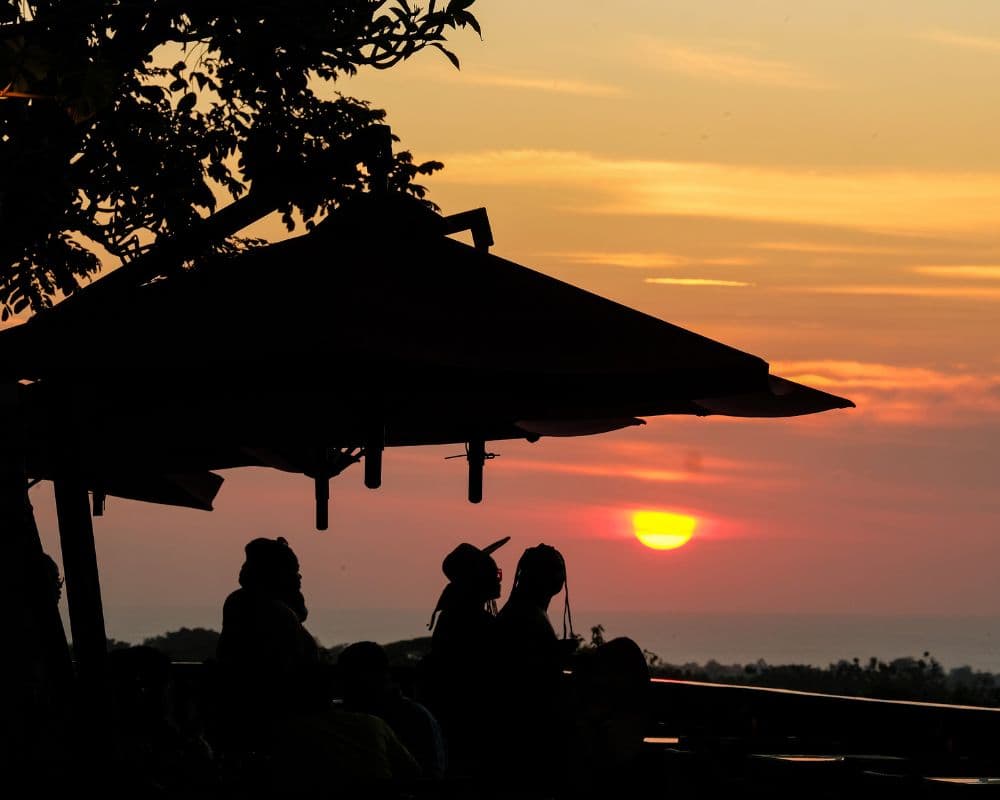 Dinner di Bali? Rasakan Pengalaman Tak Terlupakan di Jendela Bali &amp; Beranda Resto di GWK!