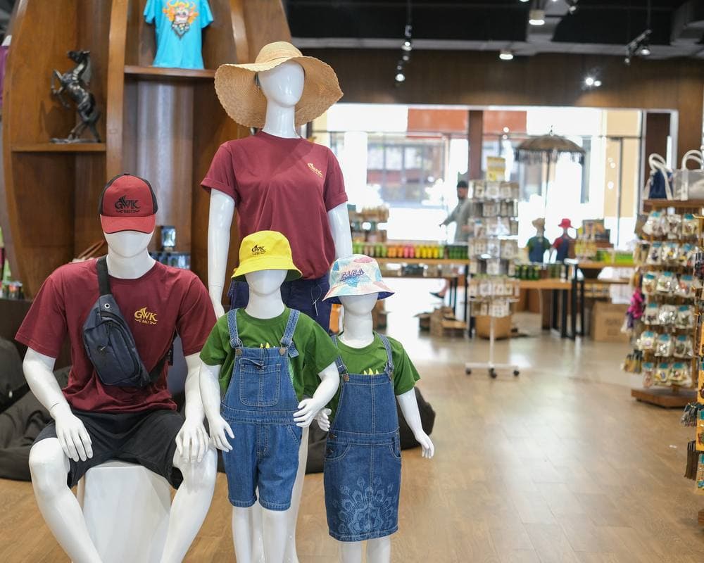 6 Best Places for Shopping in Bali, including Kencana Oleh-Oleh Khas Bali!