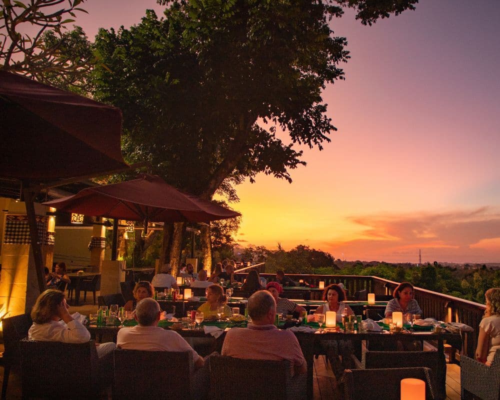 Jendela Bali: Tempat Makan Malam di Bali yang Menyajikan Pemandangan Spektakuler dan Cita Rasa Otentik