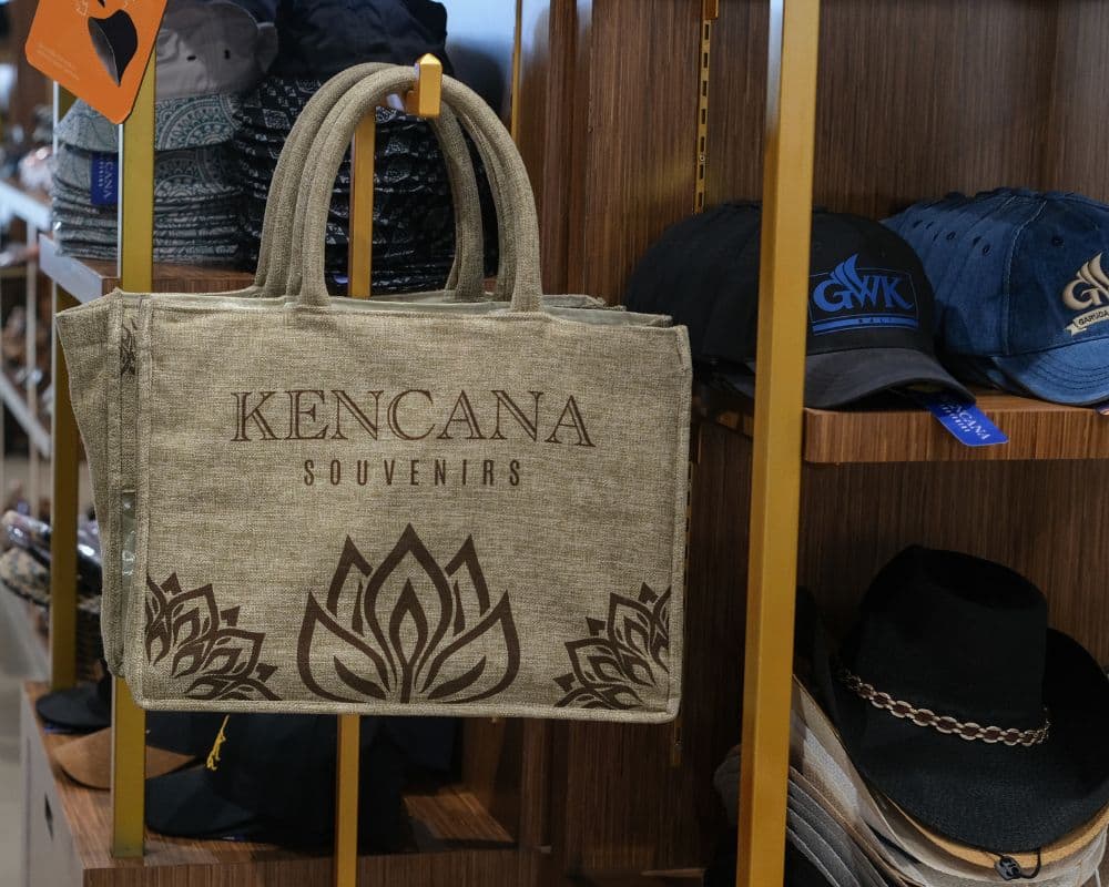 Kencana Oleh-Oleh Khas Bali di GWK Cultural Park, One-Stop-Solution Oleh-Oleh Bali yang Otentik!