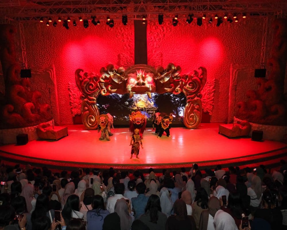 Program Edukasi Seni di GWK: Mengenal Barong di Baraong Show