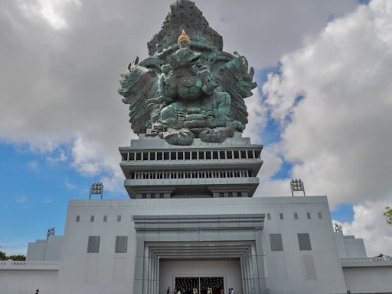 Explore the Symbolism and Significance of Vishnu Statue + Where to Find It!