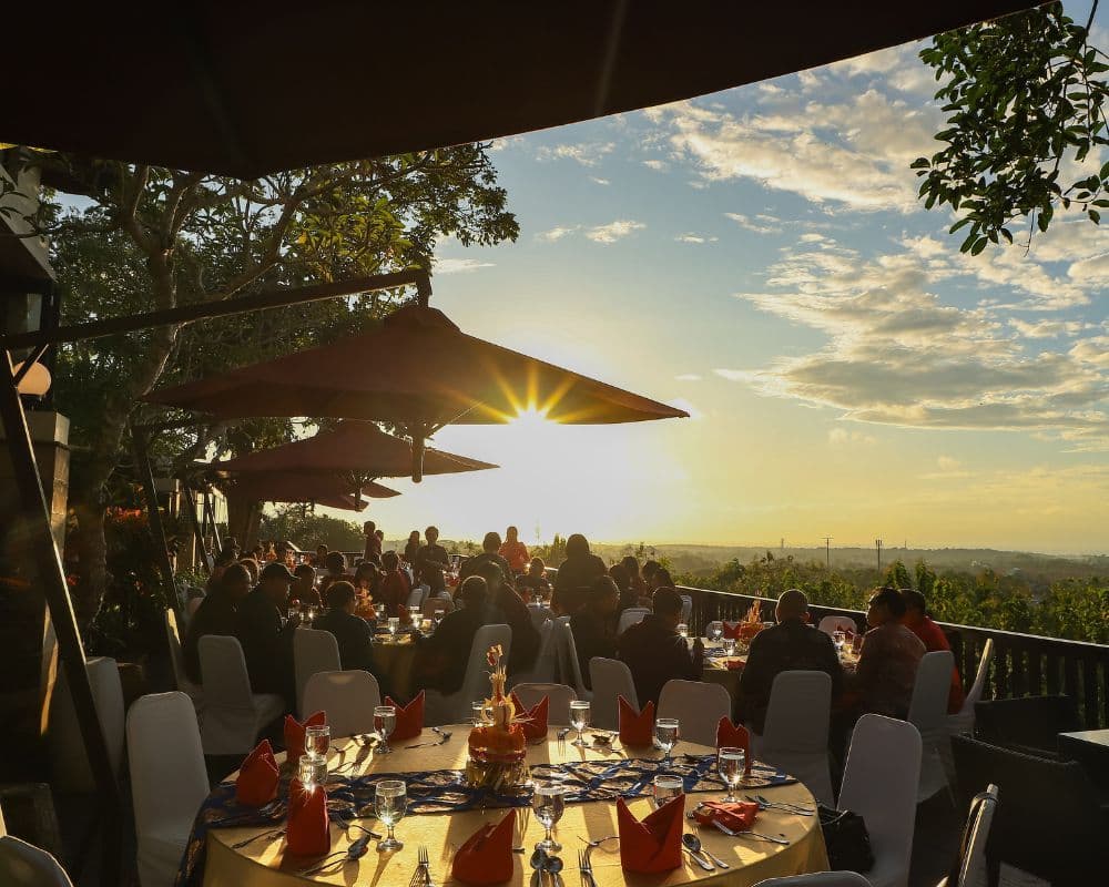 Restoran di Uluwatu dengan Pemandangan Terbaik: Temukan Cita Rasa Indonesia di Jendela Bali