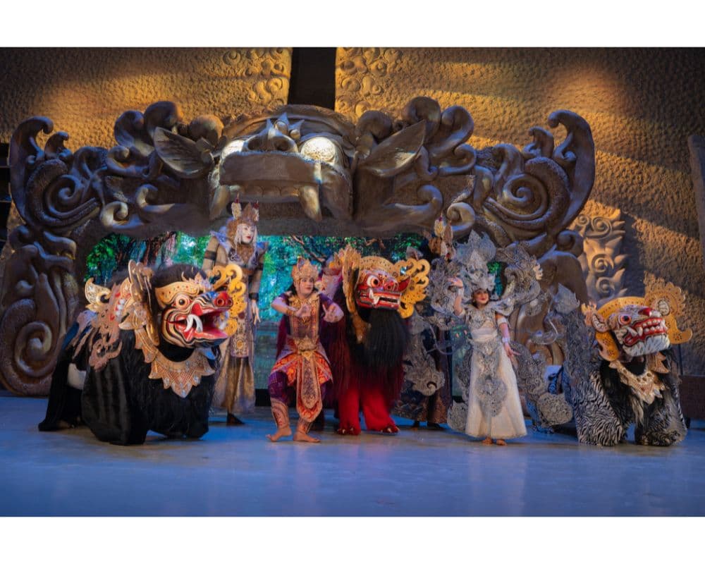 Kesenian di Bali, Tari Tradisional hingga Pertunjukan Modern BarAong Show di GWK