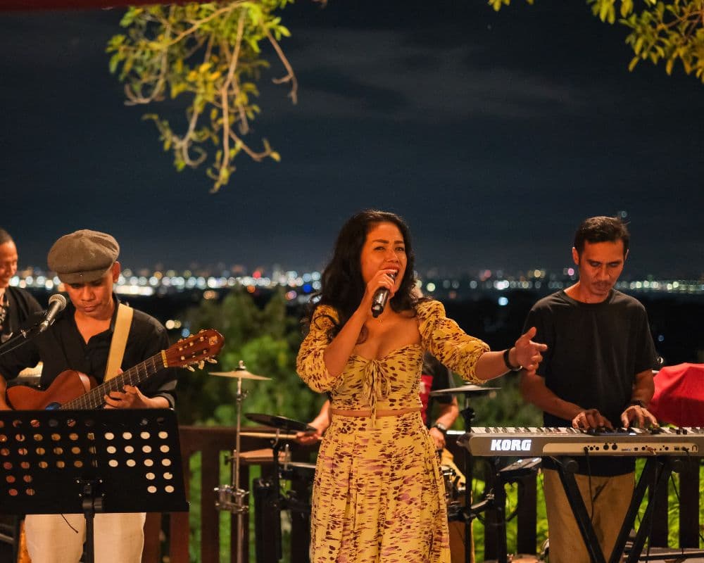 Top Restaurants with Live Music, Featuring Jendela Bali Where You Can Enjoy Dining with View!
