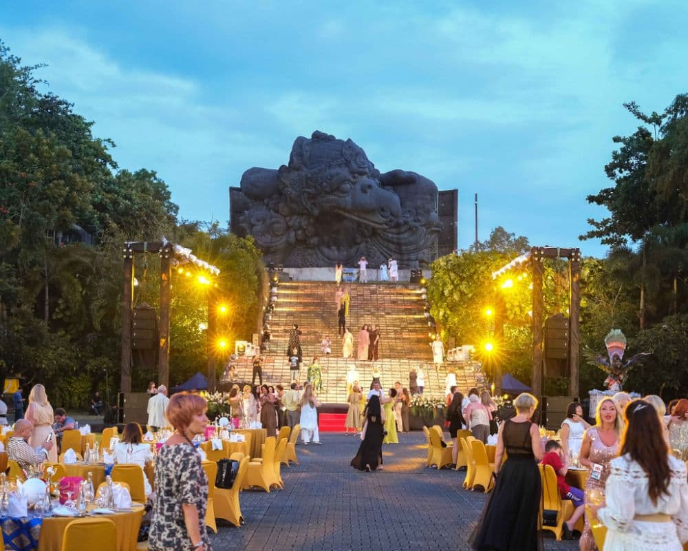 Outing Kantor Semakin Seru di Tlatar Mandalaloka dan Lotus Pond GWK